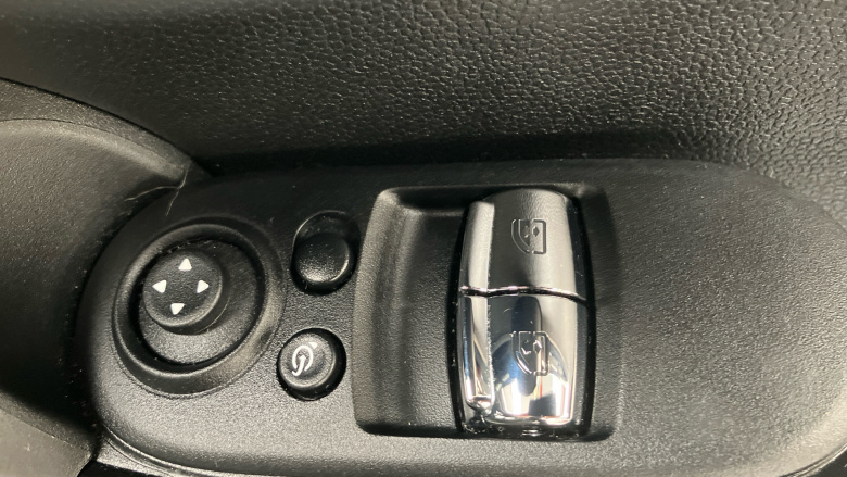 MINI Hatchback 2.0 Cooper S Exclusive 3dr Auto Petrol Hatchback